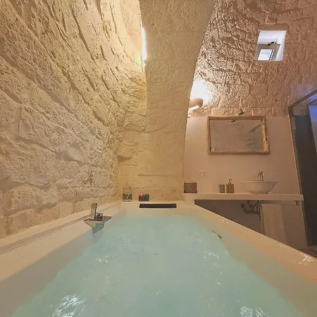 Nostos Trulli * Locorotondo